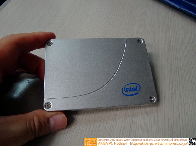 intel_335_ssd_2.jpg