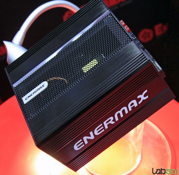 enermax_650w_fanless_1.jpg