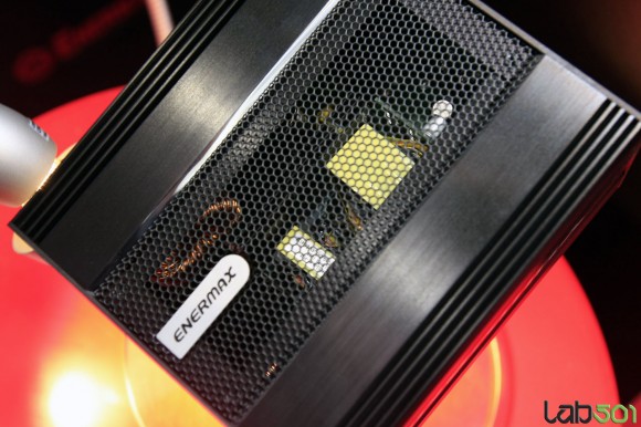 enermax_650w_fanless_2.jpg