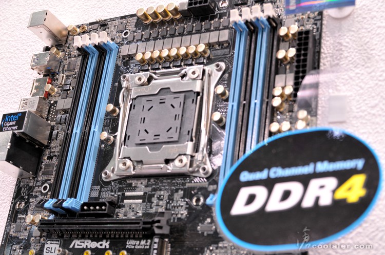 computex_asrock_14.jpg